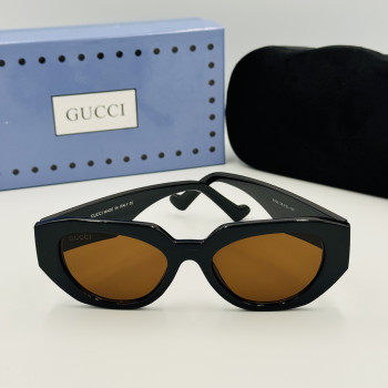 GUCCI მზის სათვალე 2108