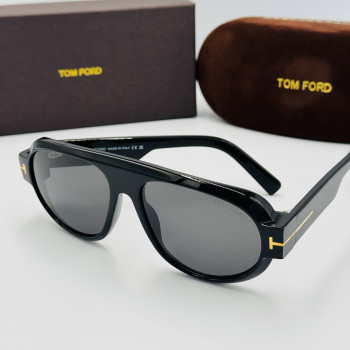 TOM FORD მზის სათვალე 2070