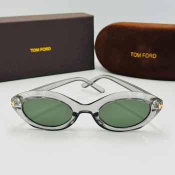 TOM FORD მზის სათვალე 2439