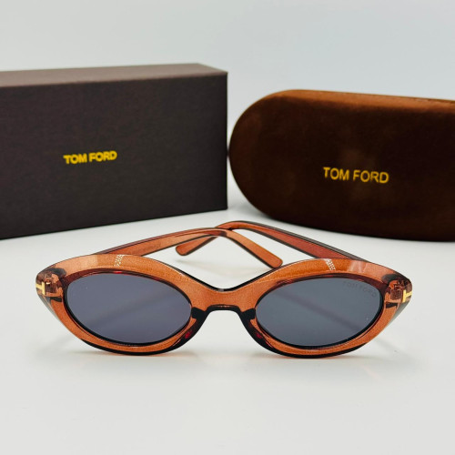 TOM FORD მზის სათვალე 2422