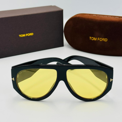 TOM FORD მზის სათვალე 2426