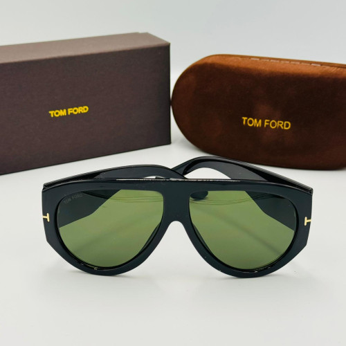 TOM FORD მზის სათვალე 2423