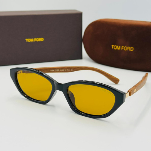 TOM FORD მზის სათვალე 2433