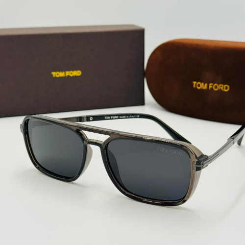 TOM FORD მზის სათვალე 2444