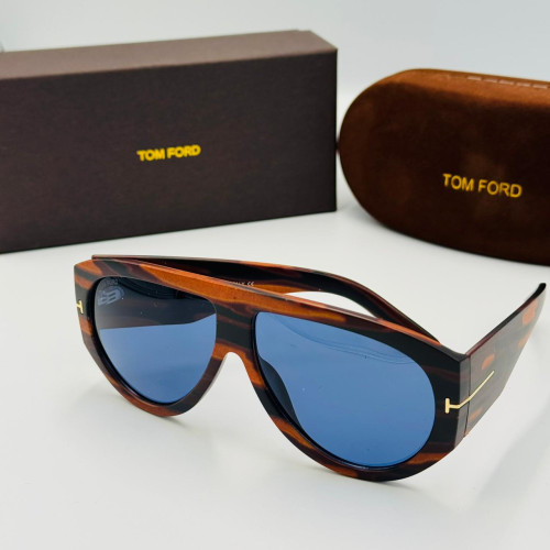 TOM FORD მზის სათვალე 2425