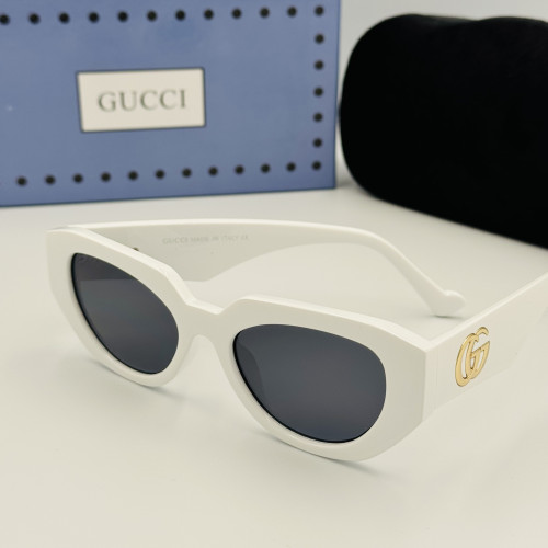GUCCI მზის სათვალე 2106
